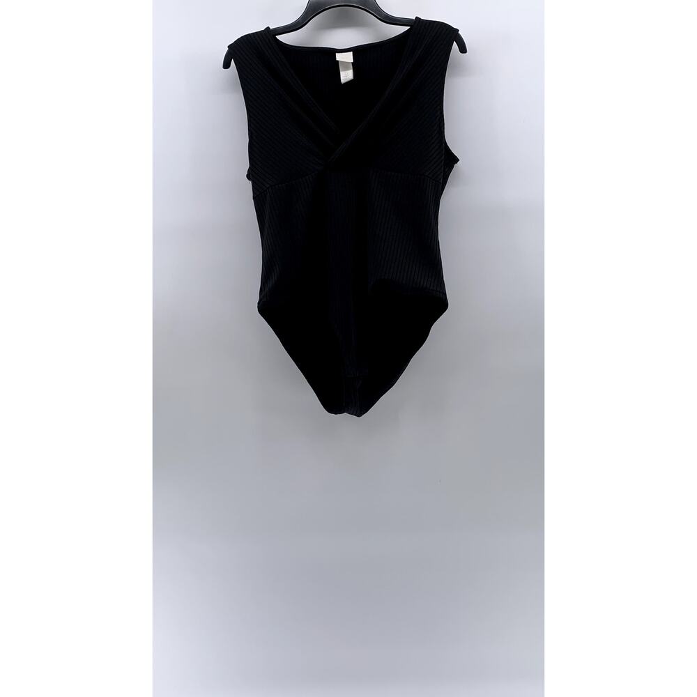 H&M Women's Black Wide Rib V-Neck Full-Coverage Sleeveless Bodysuit SZ L